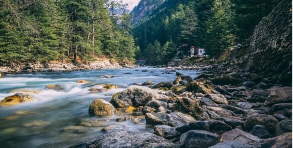 kasol kheerganga trek